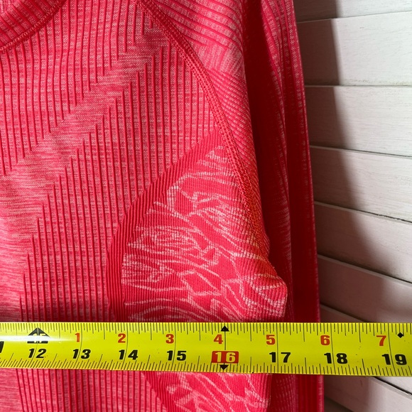 LULULEMON ATHLETICA TOP - Picture 7 of 7